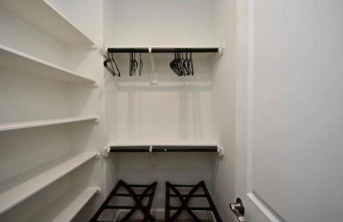 BrandNew! Secret Garden HTX |5BR w/GameRoom+HotTub - Foto 24