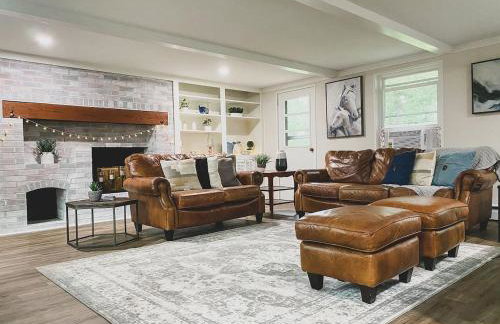 Centrally Located - 3 Br House - Foto 1