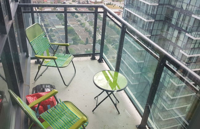 Custom Luxury Suite - By Elite Suites - Photo 41