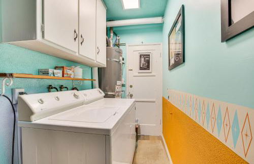 Stunning MCM Escape with Mtn Views in San Bernardino - Foto 30