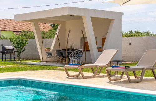 S&I Peaceful Holiday Home With Pool & Jacuzzi - Foto 45