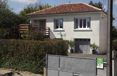 Charmant appartement avec terrasse et jardin, idéal pour 4 personnes, à Barbezieux - FR-1-653-196 - Foto 26