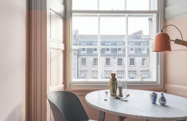 Eden Locke - Photo 49