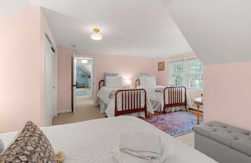 Game Room Central AC 4 mins to Craigville Beach - Photo 19