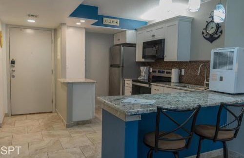Luxe 1 Bedroom House with Pool - Gulfview II unit 410 - Photo 52