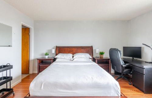 Cozy and Secure 3-Bedroom, 2-Bath Unit with 6 Beds and Beautiful Bay View - Foto 1