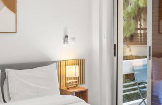 Boho Coastal Retreat with Jacuzzi, 1 min to Beach - Foto 45