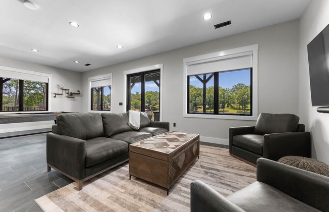 Gray Fox Lodge by Avantstay Waterslide Pool Theater Sleeps 23 - Foto 44