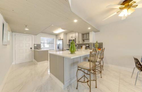 1 Mi to Lantana Beach Canal-View Condo with Pool - Foto 8