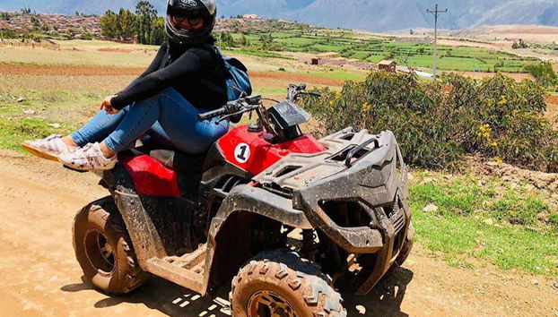 On the way to the Maras salt mines