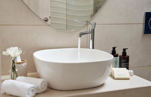 Blue Armonia Villa featuring SaltWater Heated Pool By KB Hospitality - Foto 24