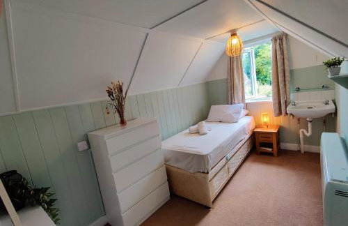 Historic river side cottage - top apartment - Foto 12