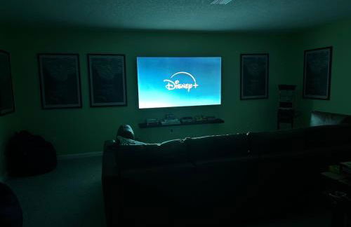 5 min to Beach, Heated Pool, Movie & Game Rooms! - Foto 9