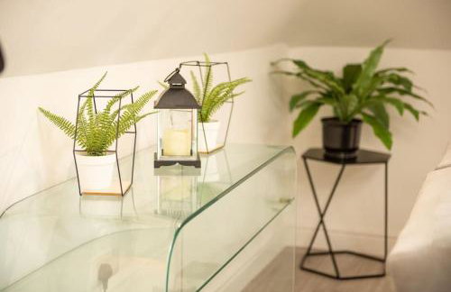 Orchid Lodge - Two Bed Generous Flat - Parking, Netflix, WIFI - Close to Blenheim Palace & Oxford - F4 - Photo 22