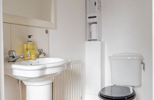 Modern Three Bedroom House Free parking wifi - Foto 2