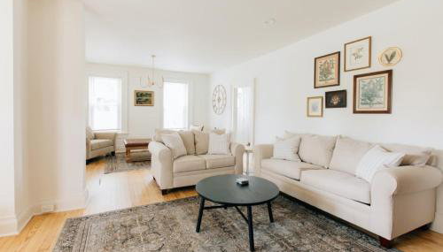 Newly Renovated Vintage Inspired Large 4 BR Home - Foto 3