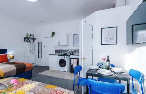 Jephsons Lodge Studio 8 - Free Parking, Netflix, Prime & Disney - Foto 17