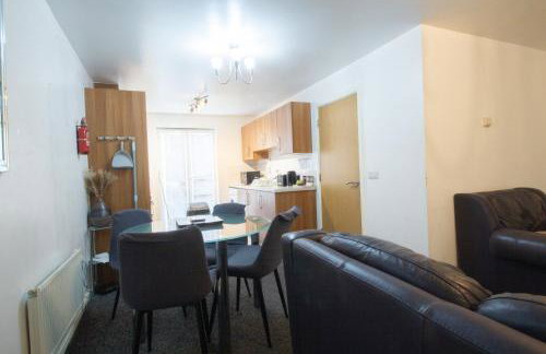 Close to City Centre 3-Bed Townhouse, Sleeps 7, Free Parking, Great Transport Links - Foto 13