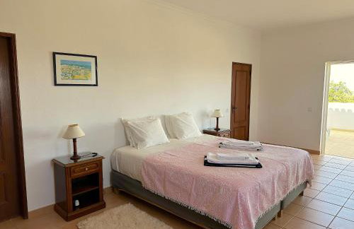 BnB Homes Luxurious Villa Stardust with Swimming pool & BBQ for Family Fun - Foto 69