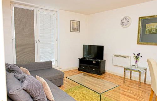 Birmingham City Centre Beautiful Apartment Walking Distance to Bullring Shopping Centre Private Parking - Photo 18