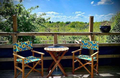 Countryside in the Town. - Photo 1