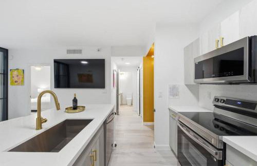 Stylish City Place WPB Escape King Bed and Den - Foto 9