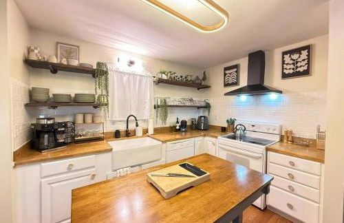 Vibing Hudson Retreat Pet-Friendly w Hot Tub - Foto 30