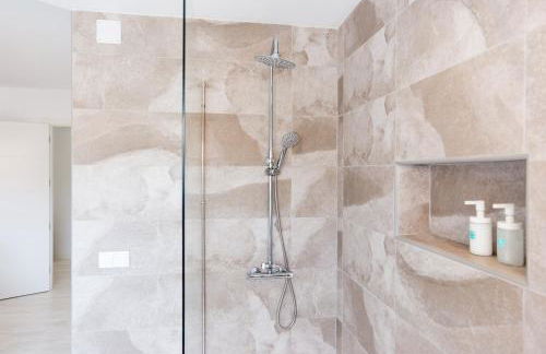 Stunning Spacious City Apartment with free parking - Foto 32