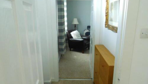 WELCOMEHOUSE close to east beach, shops, restaurants and RAF base - Foto 5