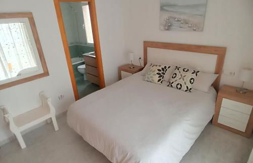 Apartamento céntrico en la playa con piscina. - Foto 8