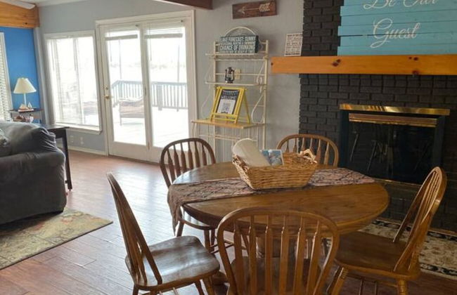 Beautiful Kayewood Waterfront Retreat - Photo 6