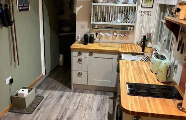 Mountbatten Shepherds hut & Buckhurst Shepherds hut - Foto 21