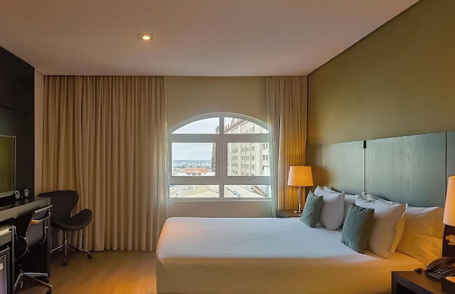 Manhattan On Floor - Photo 4
