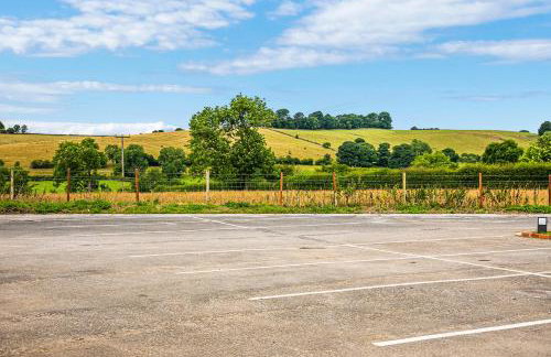 Dovedale Manor 8 Bedrooms - Photo 2