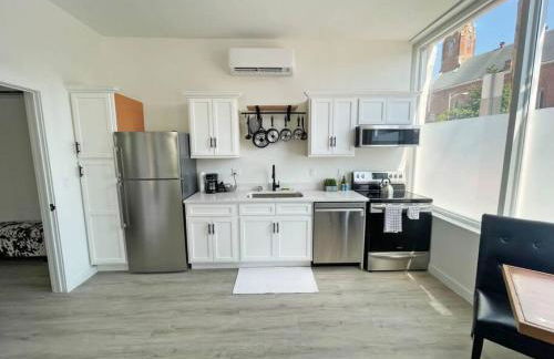 Full Building Huge Downtown Retreat Walkable to Everything - Foto 9