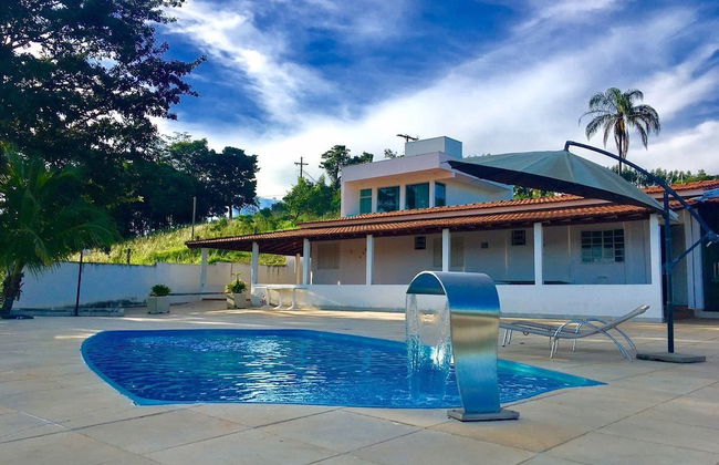 Oasis do Lago - Casa para 20 pessoas com 6 quartos - Foto 1