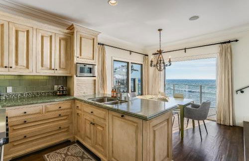 Luxury, renovated, oceanfront home with incredible deck & views - dogs welcome - Foto 22