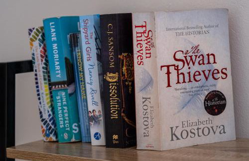 Central, Calm with Courtyard - Foto 42