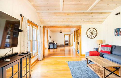 Golden Acres Ranch Hot Tub+Gameroom+Creek & wifi - Foto 30