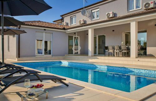 Villa Maas for 10 people near Pula with salt - water pool & pet friendly - Foto 11