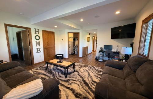 Pet Friendly Fully Furnished 1-Bedroom Oasis - Foto 8