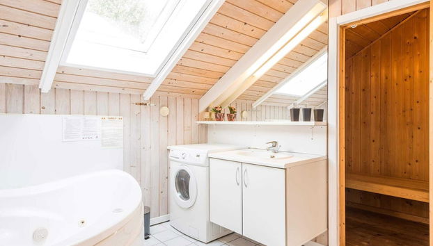 6 Person Holiday Home in Oksbol - Photo 4, Spa treatment