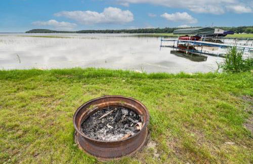 Cozy Cabin on Big Pine Lake with Dock and Fire Pit - Foto 25