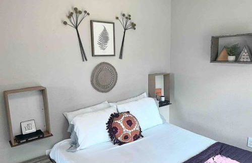 Quiet, Cozy Guesthouse with privacy - Photo 12