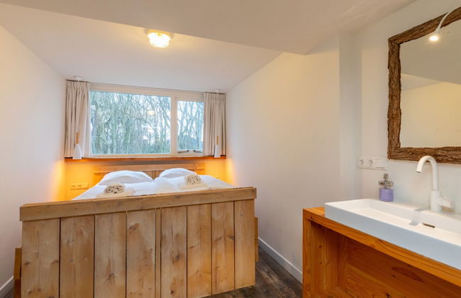 Charming Beach Villa With Thatched Roof - Photo 23