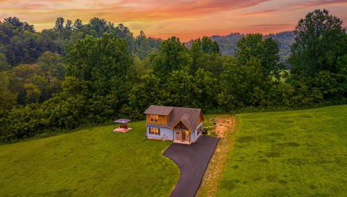 Happy Hideout, country livin with great mountain views, hot tub, arcades, fire pit, pets ok with fee - Foto 5