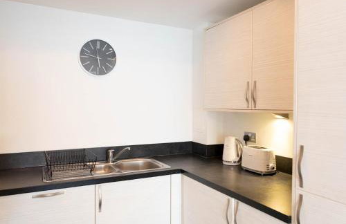 Lovely, comfortable 2-bed Braehead - free parking - Pass the Keys - Foto 33