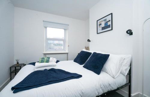 Thameside Terrace - 4Bed 3Bath near Purfleet train station - Photo 9