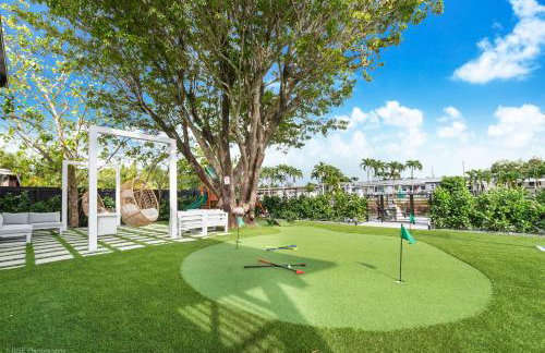 The World's Mansion - Game Room, 9 Bedrooms, HtdPool, Mini Golf, BBQ - Foto 14