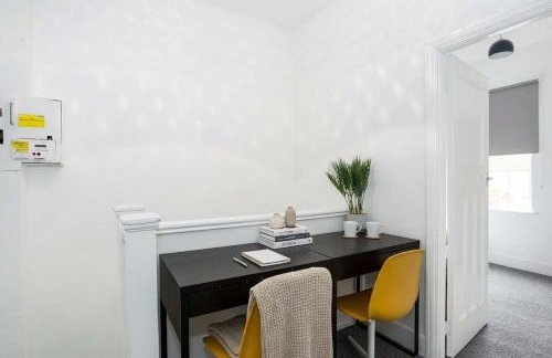 Modern 3 Bedroom Home with Parking in Southend - Foto 21